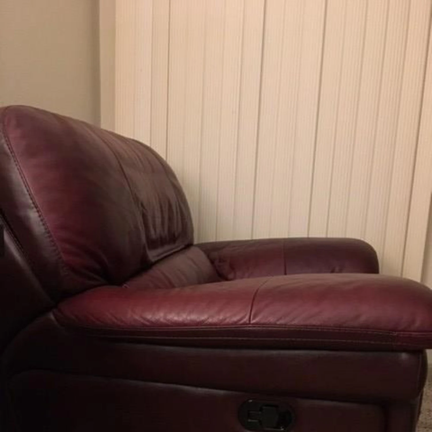 La-Z-Boy Leather Recliner 2 La-Z-Boy Leather Recliner - Image 2