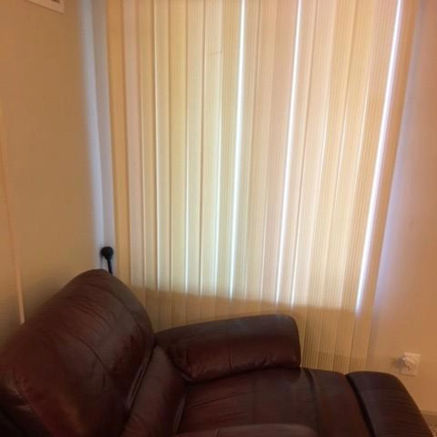 La-Z-Boy Leather Recliner 3 La-Z-Boy Leather Recliner - Image 3