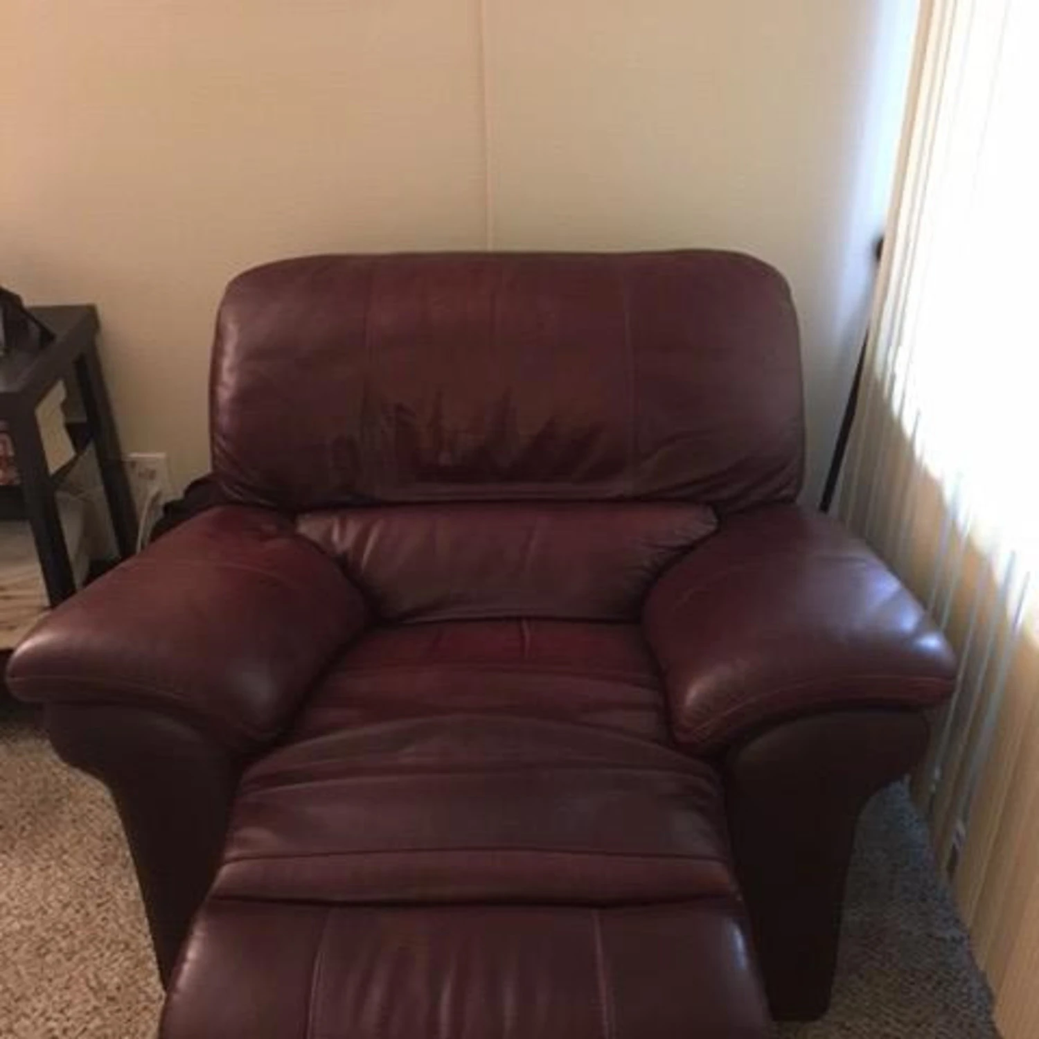La-Z-Boy Leather Recliner 5 La-Z-Boy Leather Recliner - Image 5
