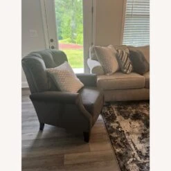 Broyhill Furniture Recliner -Othe Furniture Store 1500 1500 frame 0 1832