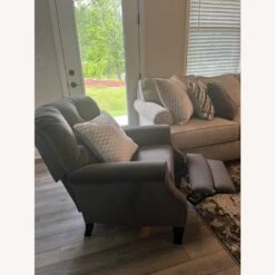 Broyhill Furniture Recliner -Othe Furniture Store 1500 1500 frame 0 1833