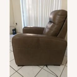 American Signature Leather Recliner -Othe Furniture Store 1500 1500 frame 0 1924